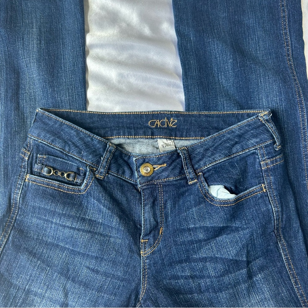Cache Jeans - Picture 2 of 4